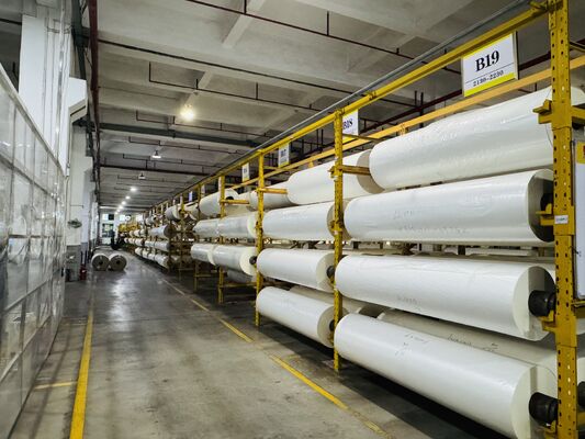 Wysokiej przejrzystości folia do laminacji termicznej PET o połysku powyżej 90 stopni i grubości 11-250 mikronów dla laminacji termicznej