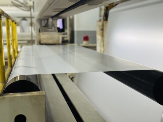 Film do laminacji termicznej PET o przejrzystym kolorze o wysokiej przejrzystości i wielokrotnym wytłaczaniu do użytku zawodowego