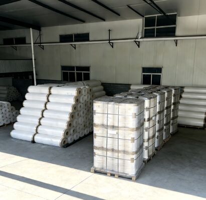 Film laminacyjny o miękkiej twardości, błyszczącej, o grubości 17-45 mikronów, nadający się do recyklingu i przyjazny dla środowiska