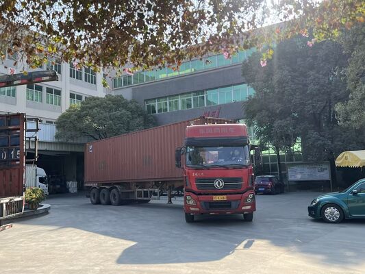 Film do laminacji termicznej PET z aktywowanym cieplnie klejem i miękką twardością do zastosowań o szerokości do 2200 mm