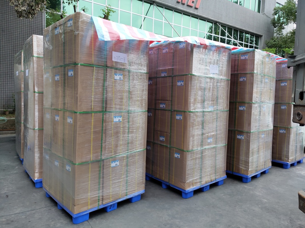 Film laminacyjny termiczny z zaawansowaną matrycą kleju polimerowego i optycznie skonstruowaną warstwą PET dla odporności na ścieranie