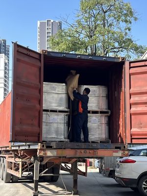 Film laminacyjny o odporności na działanie promieniowania UV i falujące, o nieodbijającej teksturze aksamitnej i długości 100 - 3000 m