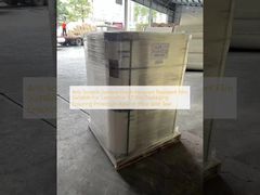 Antypoślizgowe wykończenie powierzchni, folia odporna na ścieranie, odpowiednia do laminowania opakowań kartonowych, zapewniająca ochronę przed zużyciem.